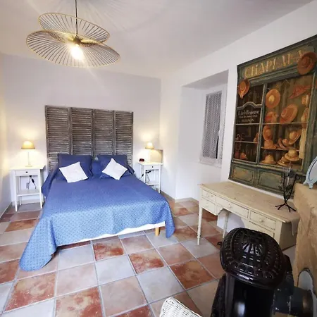 Holiday home Maison Familiale Proche Lascaux Lou Cantou La Chapelle-Aubareil